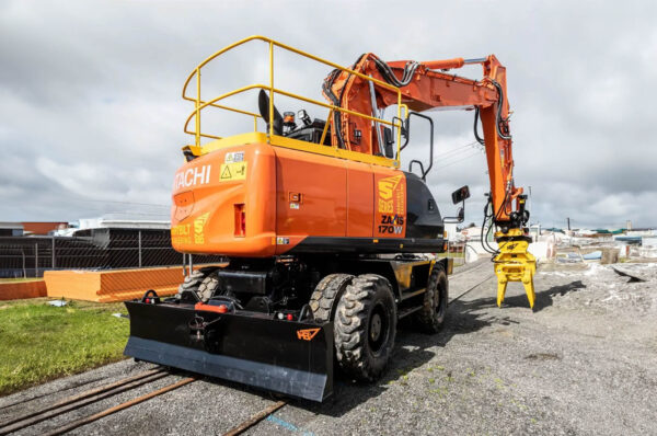 Anric Rail Plant Hire - Hitachi 17t wheeled RRV